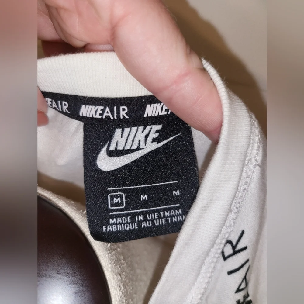Nike Air logo muscle tank - Picture 4 of 5
